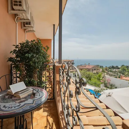Casa Pertosa Ταορμίνα