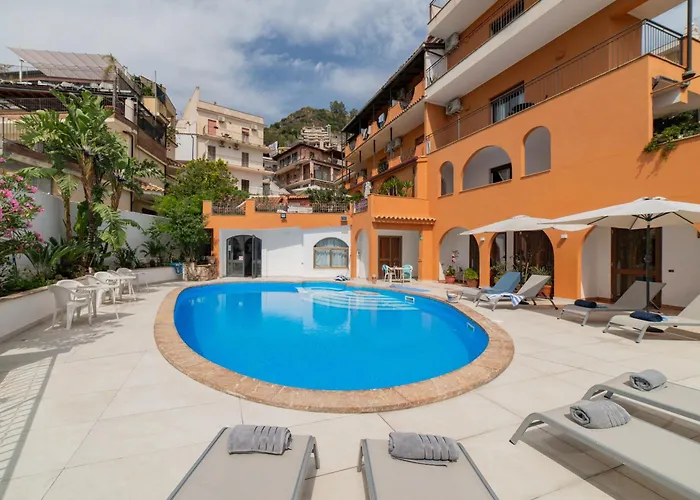 Casa Pertosa 4* Ταορμίνα