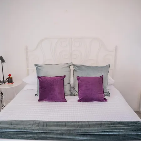 Casa Pertosa Bed & Breakfast 4*