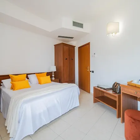 Bed & Breakfast Casa Pertosa 4*